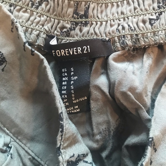 Giraffe Flowy Shorts ☀️ worn once - Picture 5 of 5